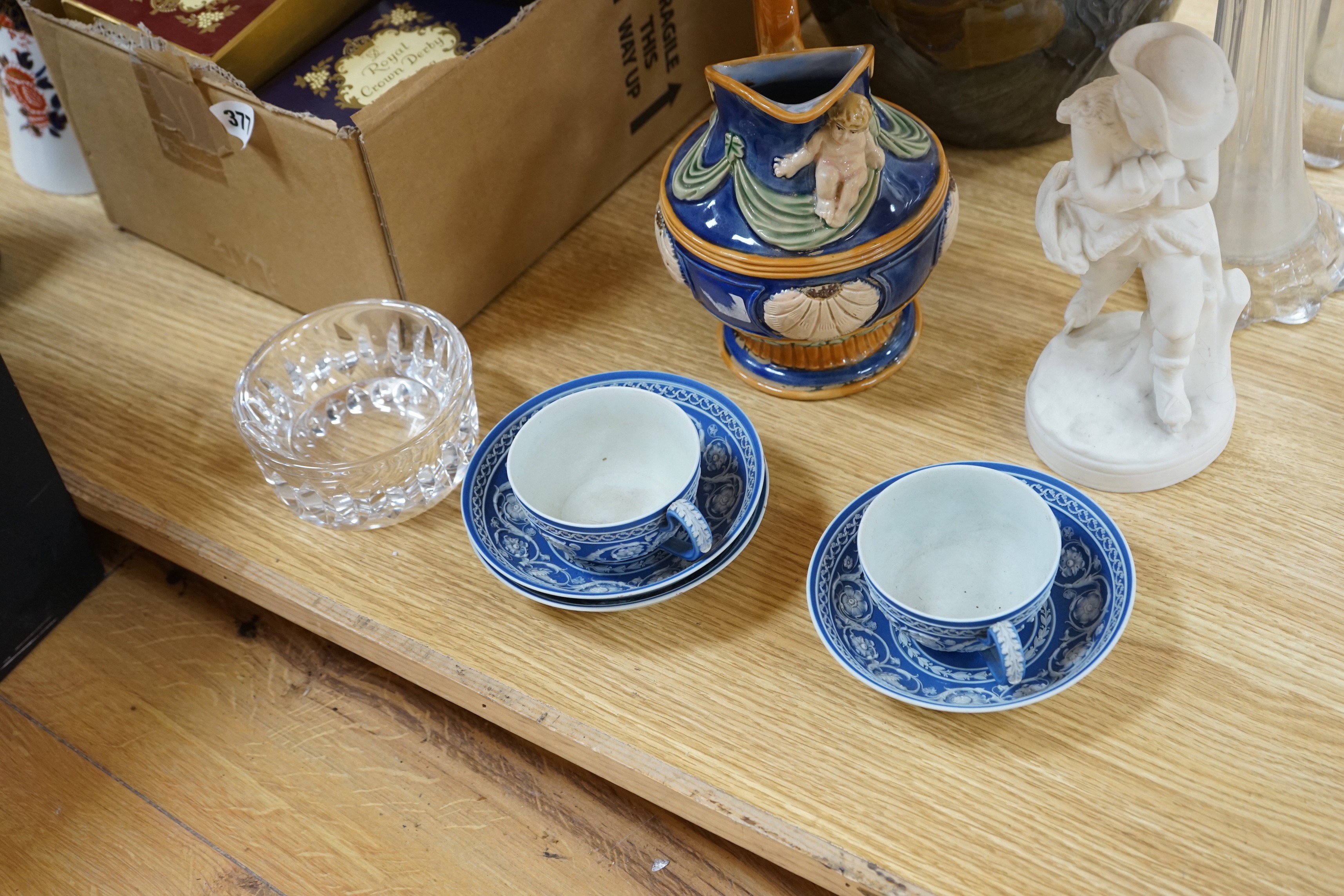 A quantity mixed ceramics